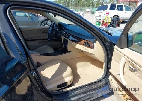 2011 BMW 328I xDrive z USA, uszkodzony, nr VIN WBAPK7C53BA821130